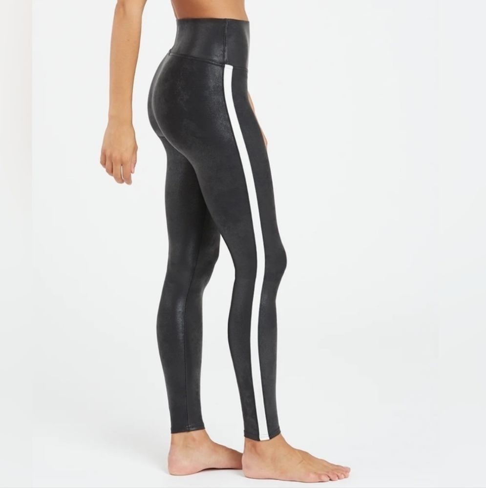 SPANX Black and White Tuxedo Stripe Faux Leather Textured Leggings Small NWT